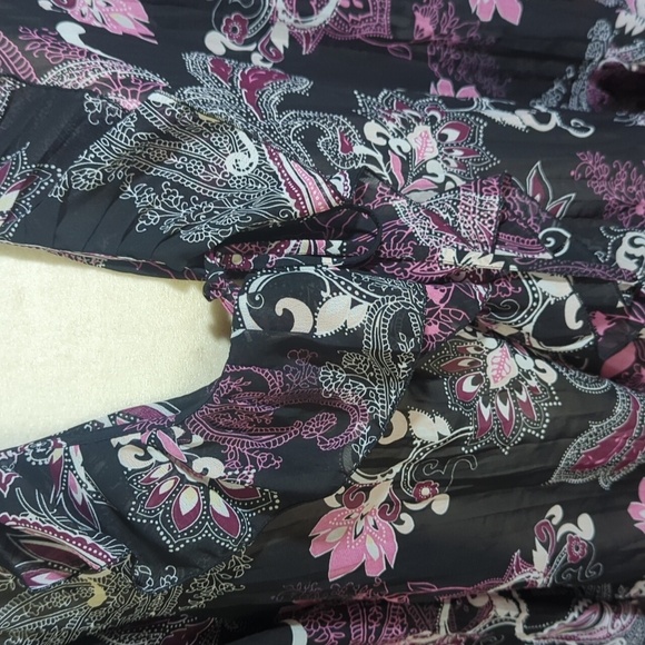 Fairycore Chiffon Sheer Black/Pink Print Ruffle Tie Front Flowy Top Sz 2x - Picture 5 of 9